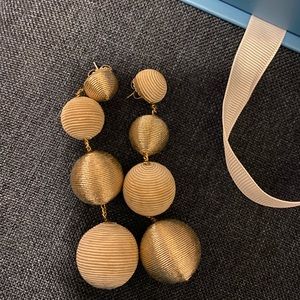 Rebecca de Ravenel Classic Four Drop gold and Cream White Earrings with box